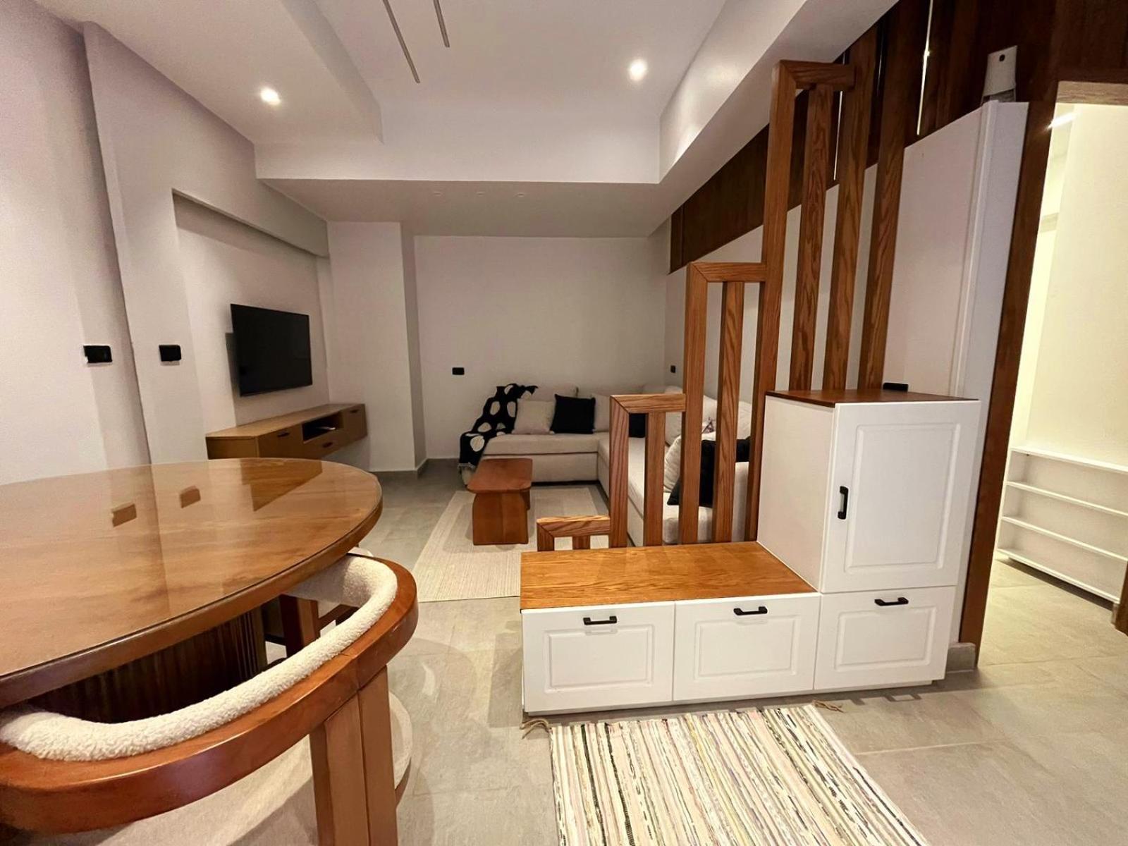 Apartment Bright Near Airport Cairo