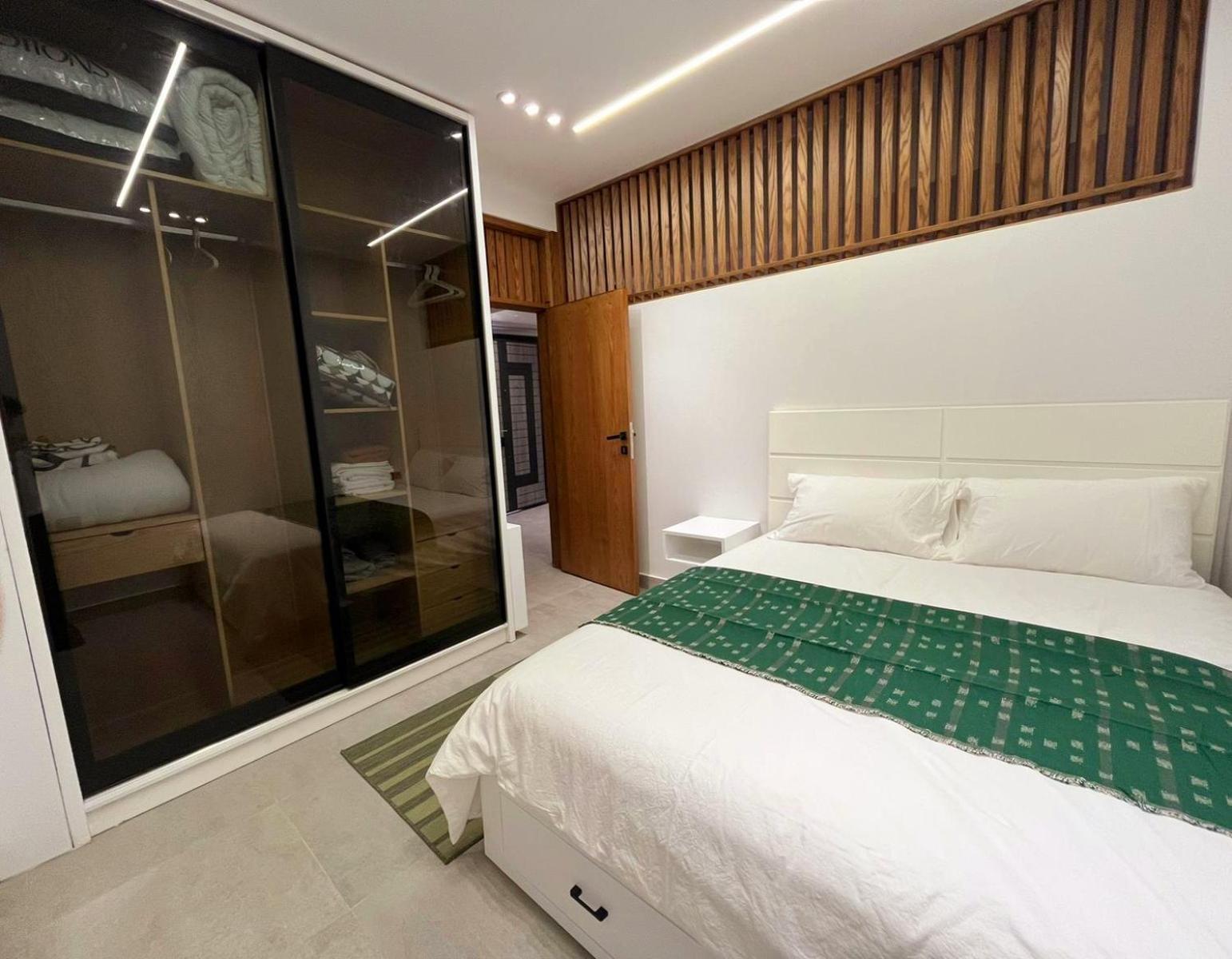Apartment Bright Near Airport