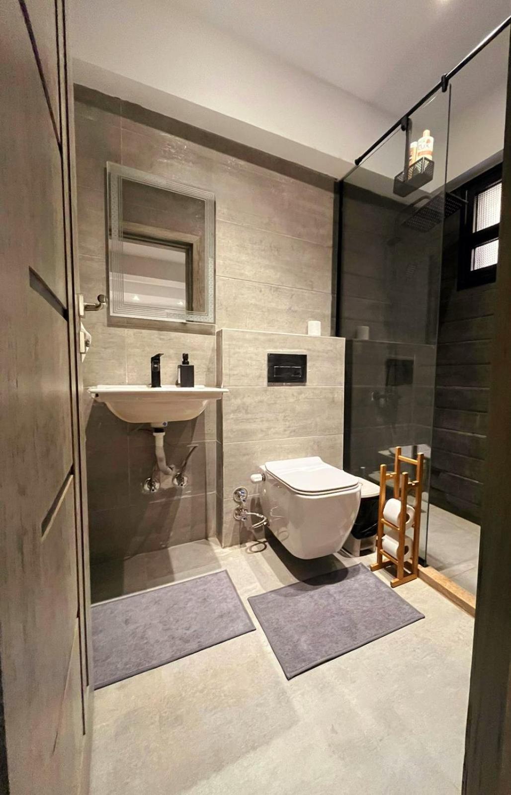 Apartment Bright Near Airport Cairo